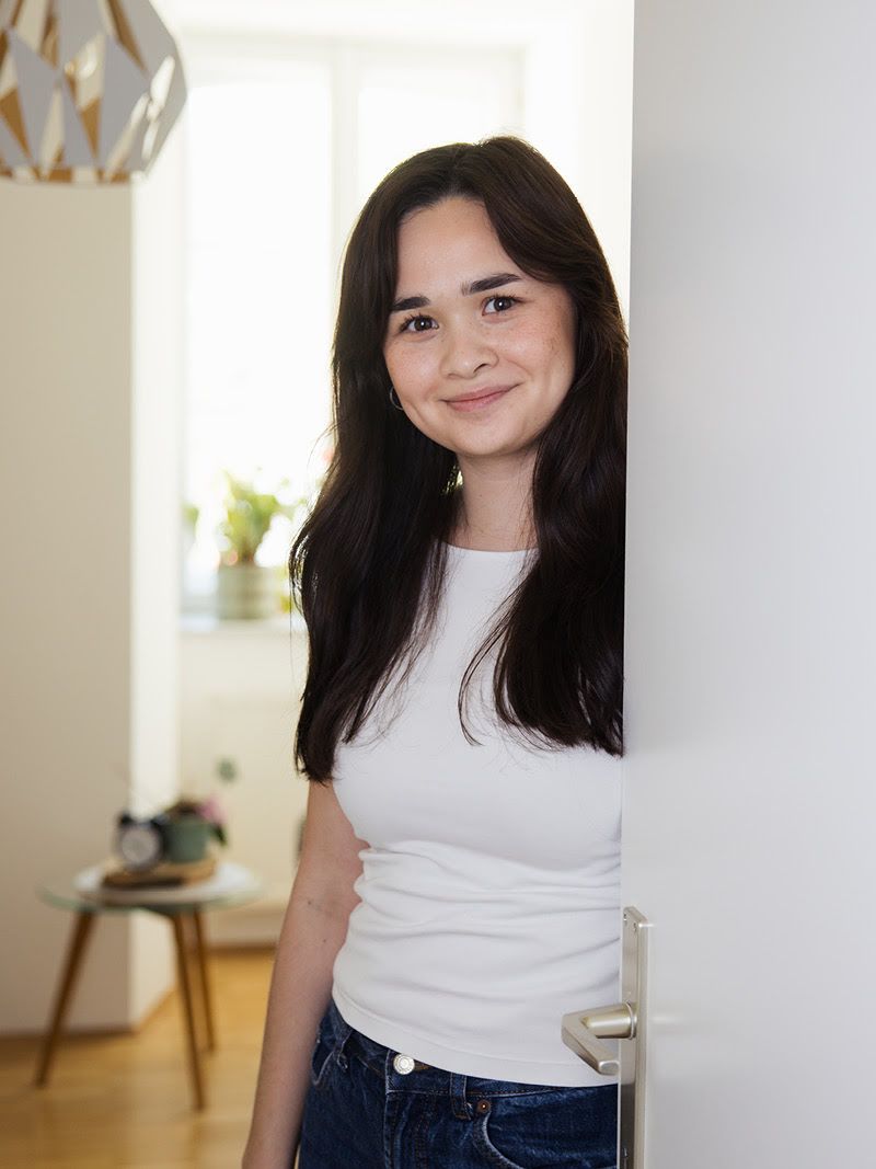 Samantha Rechner &ouml;ffnet begr&uuml;&szlig;end die T&uuml;r zur Praxis Pro:You